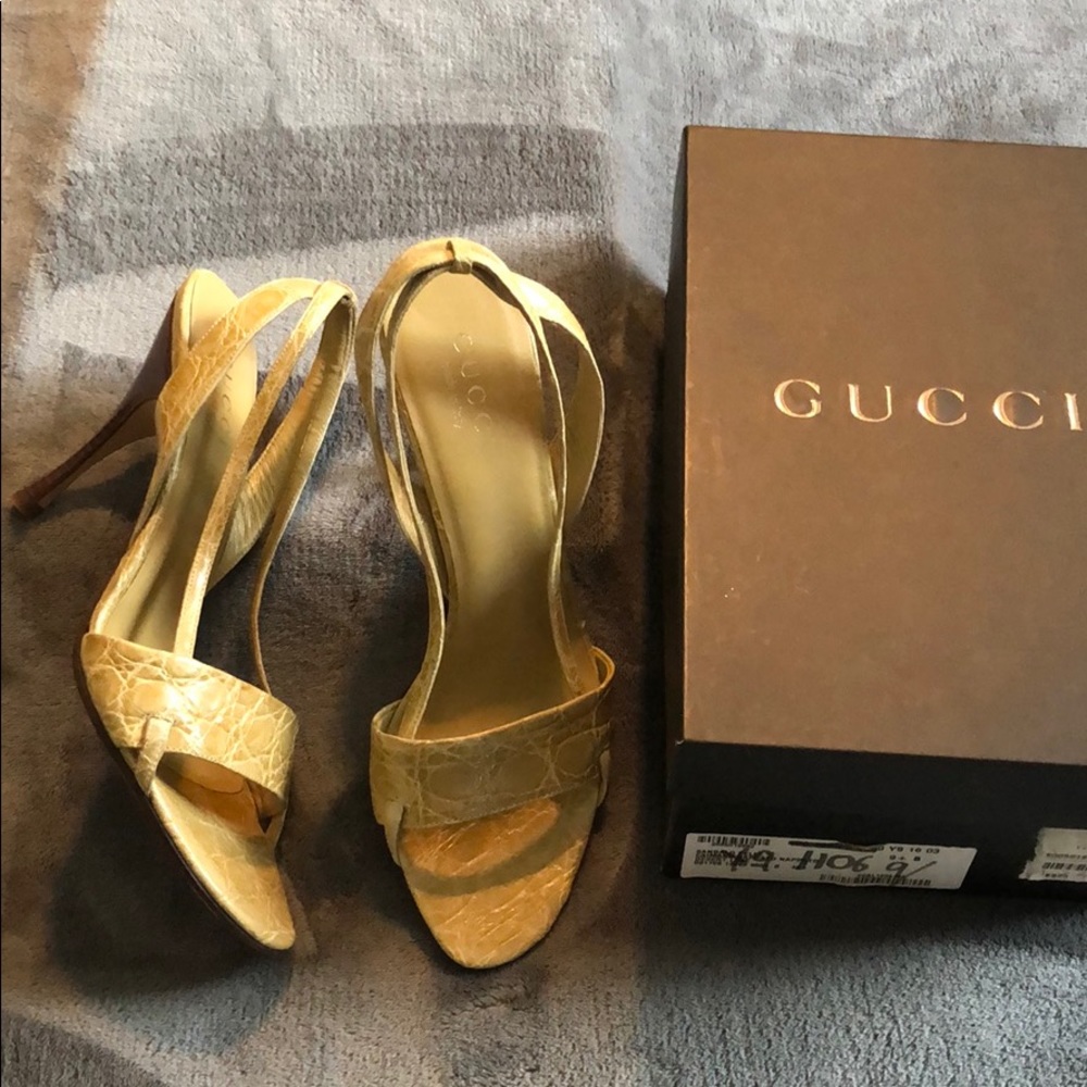 Gorgeous NIB Gucci sandals. Green. Size 9